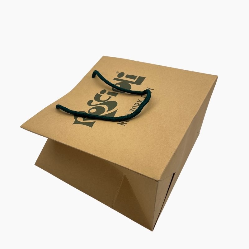 Bolsa de papel kraft marrón con asas de cuerda